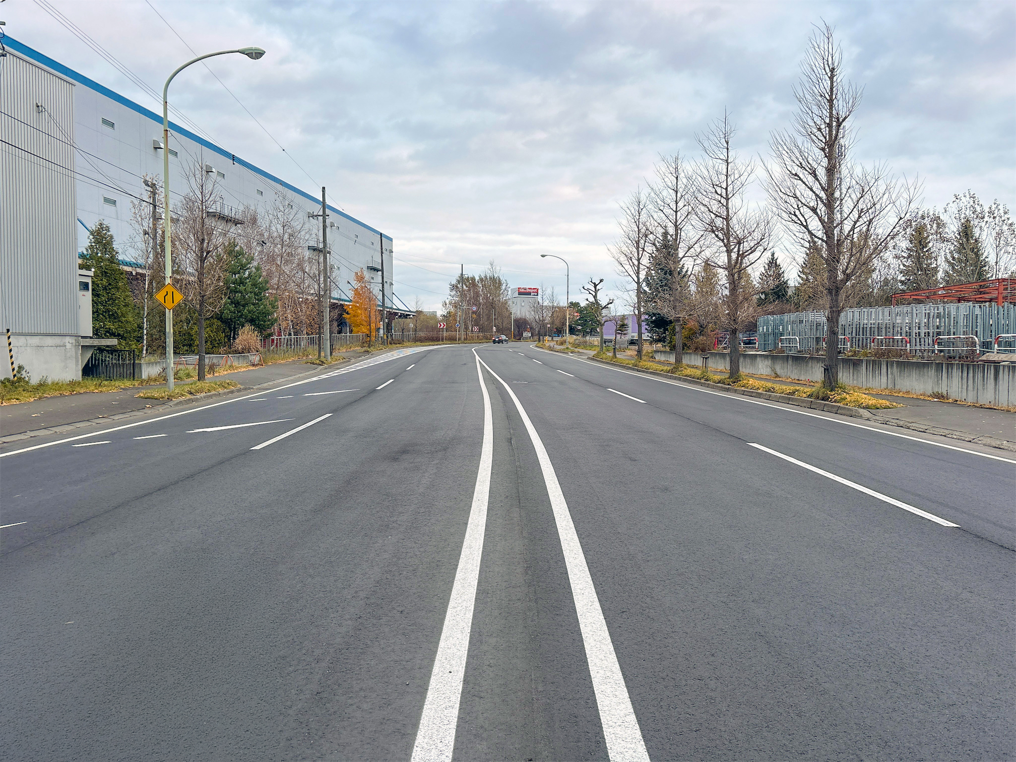 令和7年度　流通団地17号線（平和通線～厚別東橋間）　舗装路面改良工事